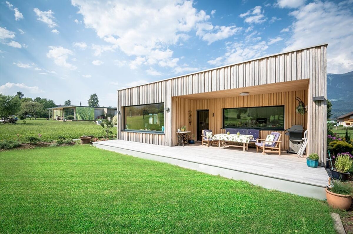 Feuerstein Bungalow Aussenansicht - Naturnahes Wohnen im Einklang mit der Umwelt - Thoma Holz100
