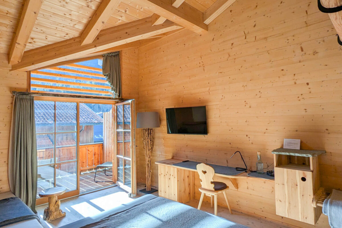 Holz100 Wohlfühlhaus in ruhiger Seitenstrasse in Oberammergau - Thoma Holz100 