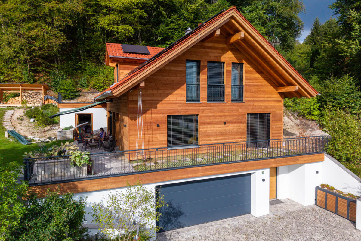 Holz100 Haus in anspruchsvoller Hanglage - Thoma Holz100 