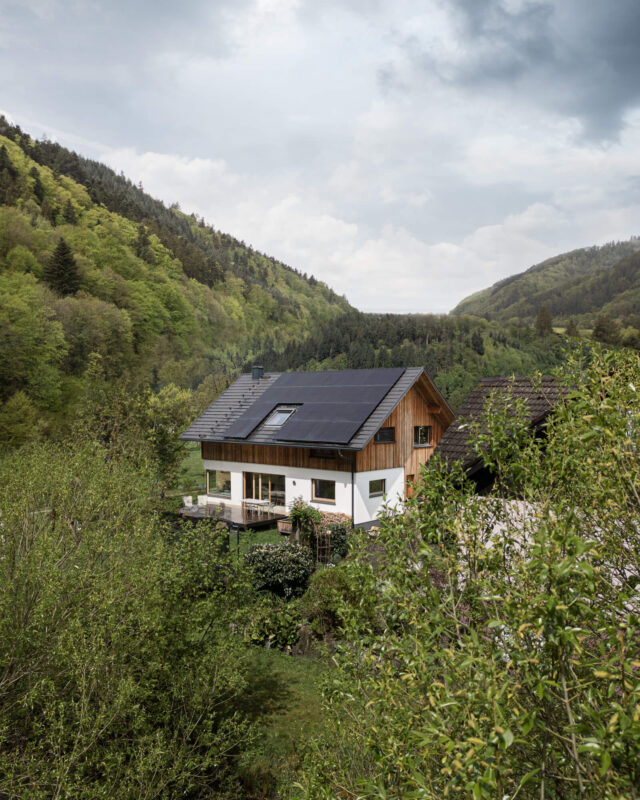 Holz100-Neubau Einfamilienhaus mit Büroanbau und Carport - Thoma Holz100 