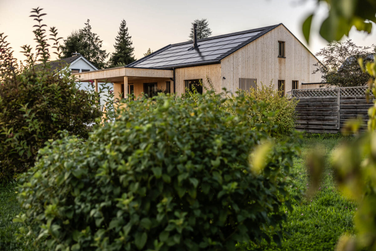 Neubeginn auf bestehender Grundlage - Thoma Holz100 