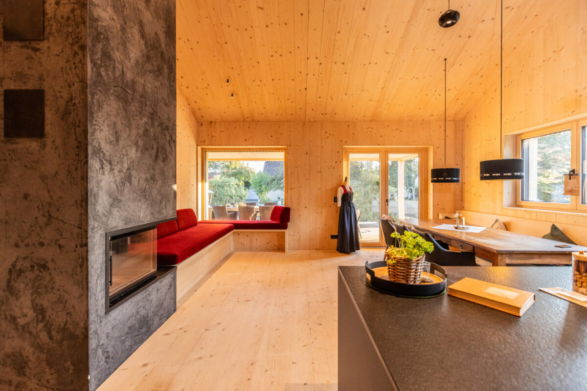 Neubeginn auf bestehender Grundlage - Thoma Holz100 