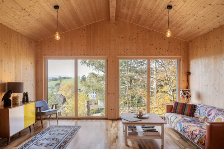 Massivholzhaus im Lärchenkleid - Thoma Holz100