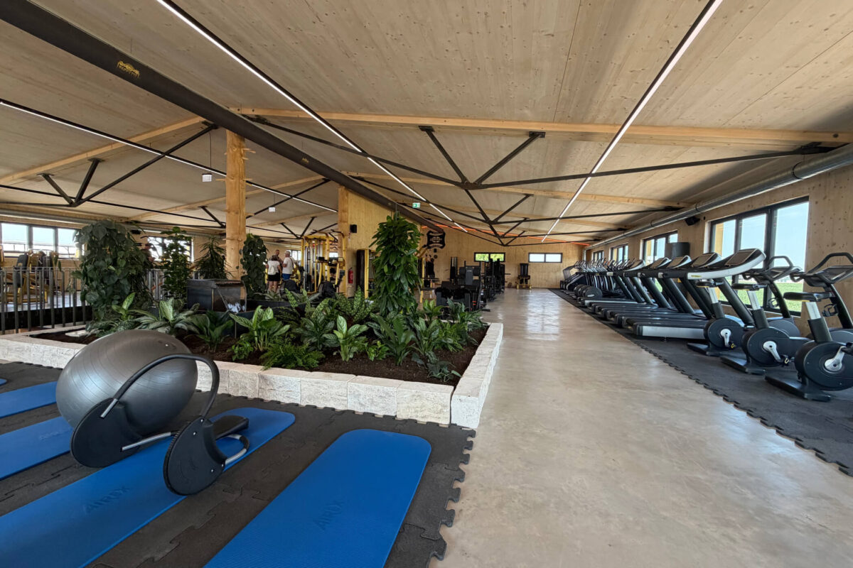 Erstes Fitnessstudio aus purem Massivholz - Thoma Holz100 